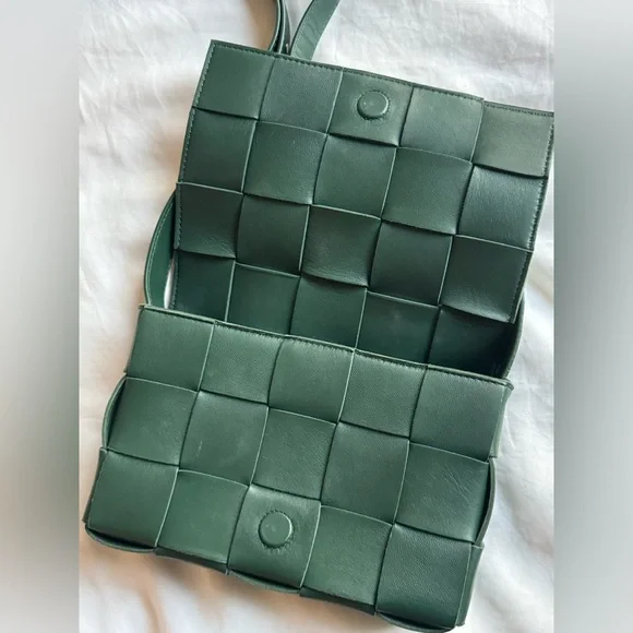 Bottega Veneta Cassette Intrecciato Crossbody Bag Rainforest Green Authentic